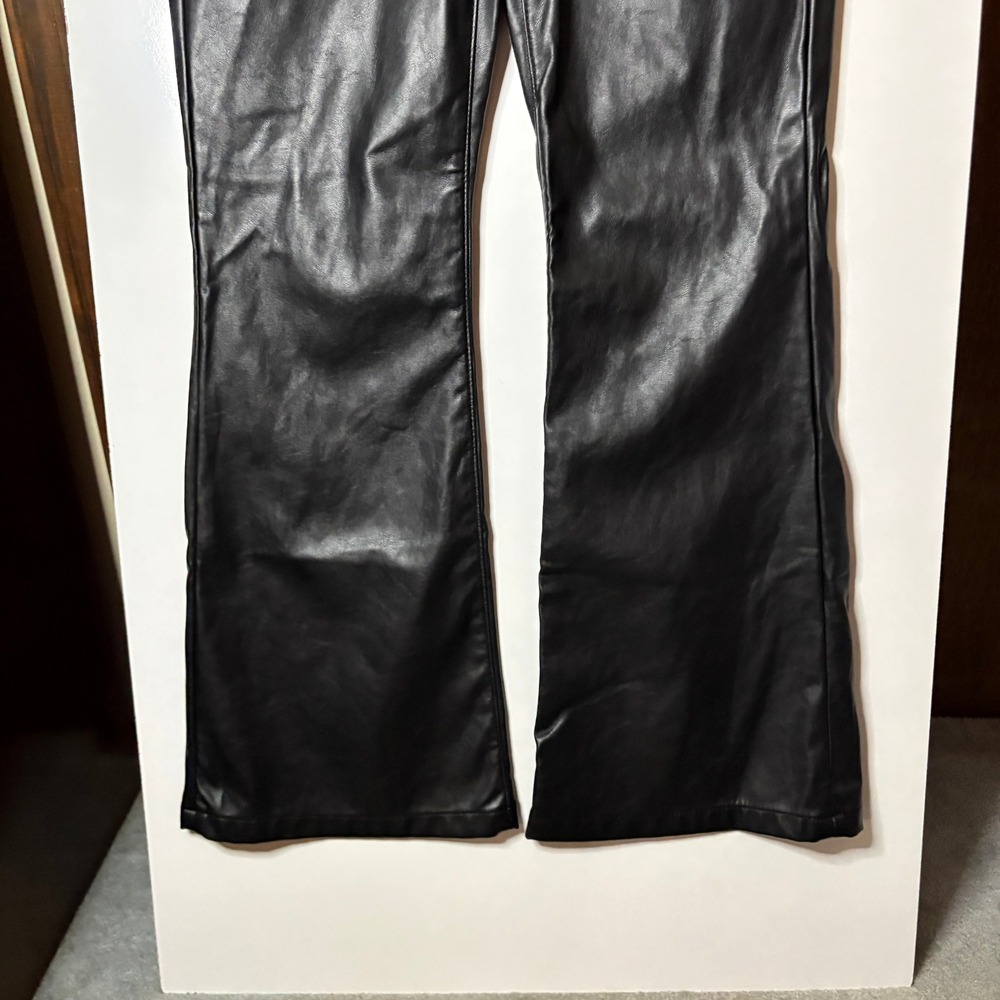 Gap Vegan Leather '70s Flare Pants Womens 8 Petite Black High Rise Edgy 406761 - Picture 3 of 9